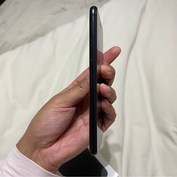 Apple iPhone 7, Black, 32 GB - Picture 5 of 10